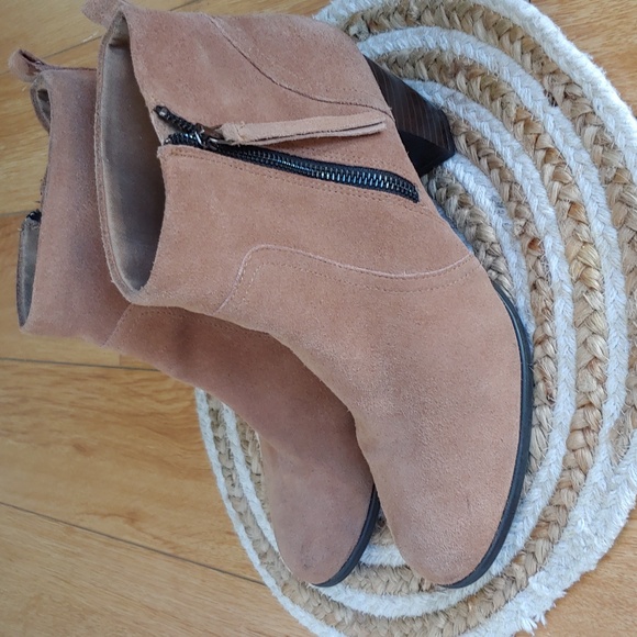 Sam & Libby Camel Tan Suede Ankle Booties Women's size 10 - Picture 1 of 12